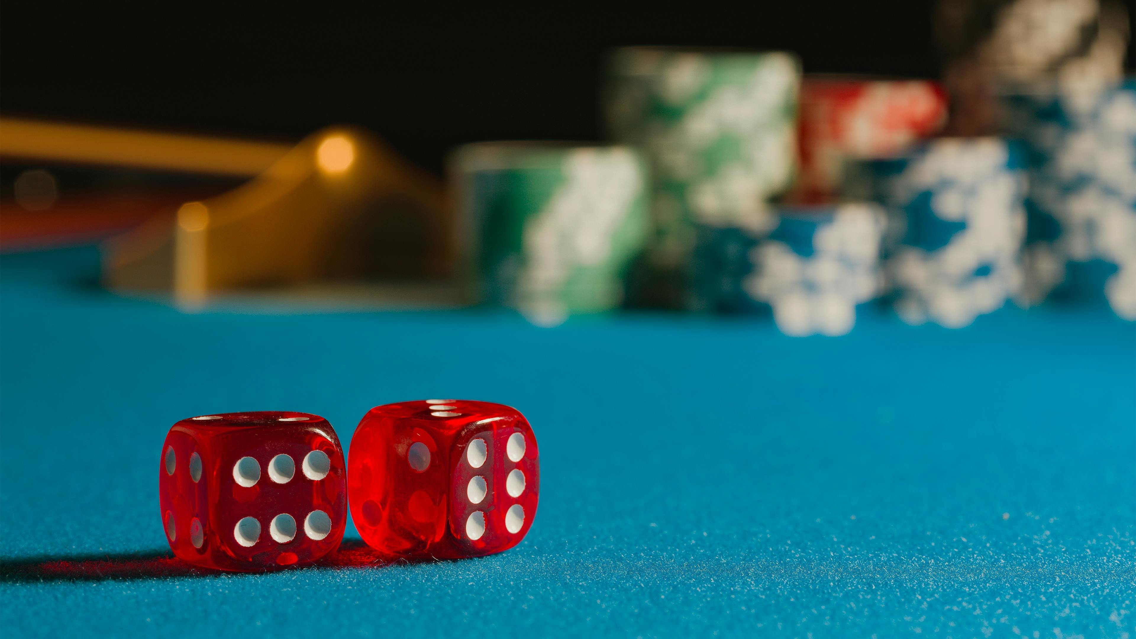 Online slot game interface on 666jl showing reels and game categories